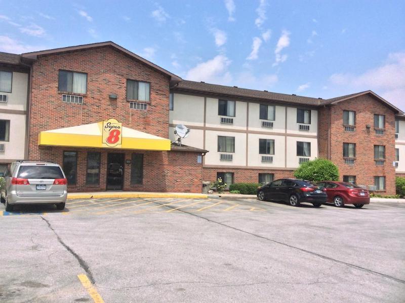 Motel Super 8 By Wyndham Omaha/West Dodge Extérieur photo